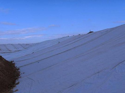 復合土工膜鋪設(shè)